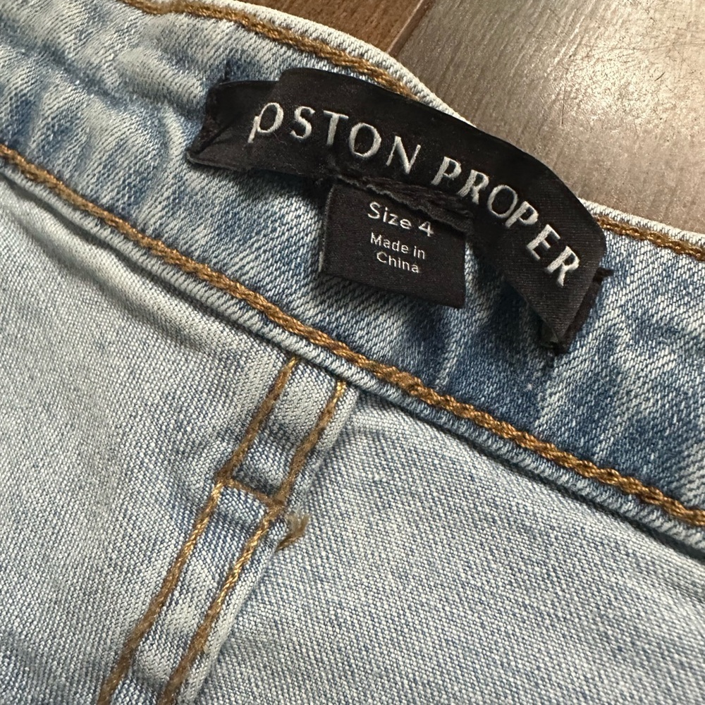 Boston Proper |  Light Blue Pearl-Trimmed Jean Shorts | Size 4 - Picture 5 of 11